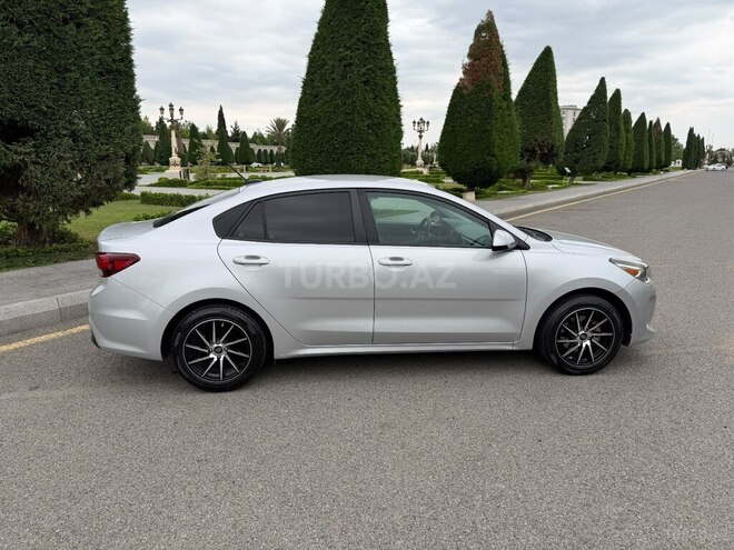 Kia Rio-3
