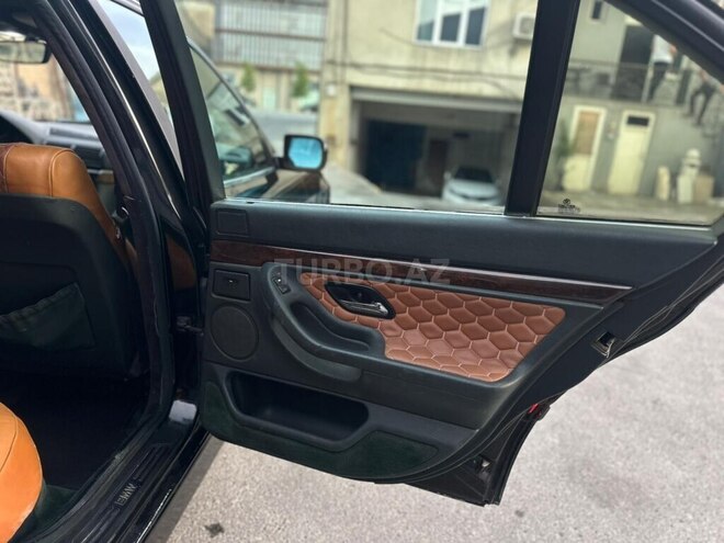BMW 730-12