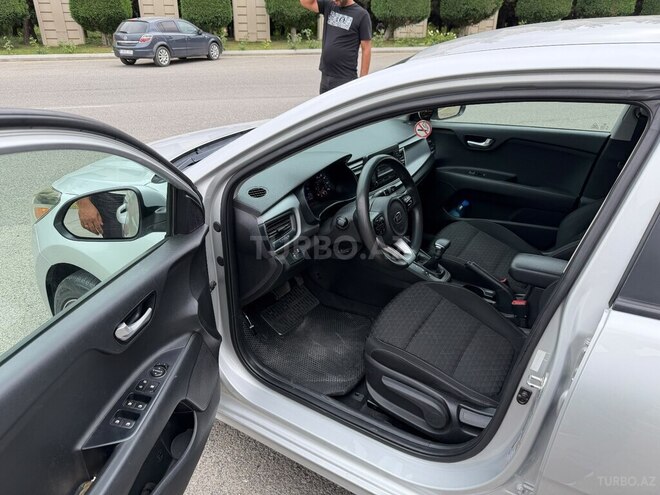Kia Rio-7