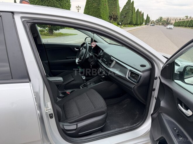 Kia Rio-8
