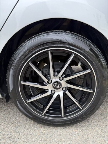 Kia Rio-13