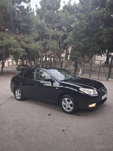 Hyundai Elantra-2