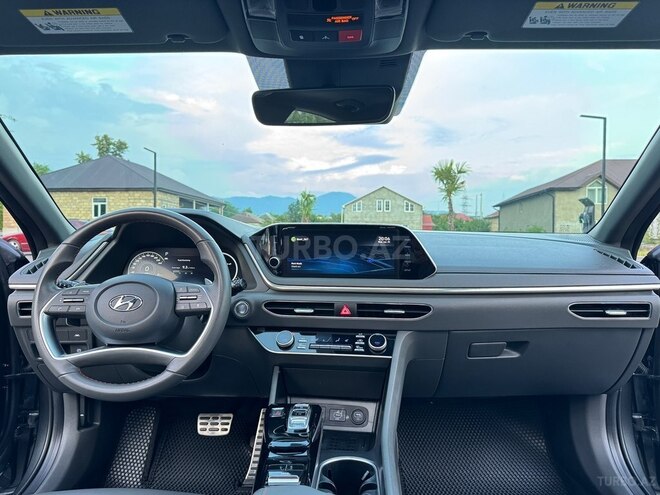 Hyundai Sonata-12