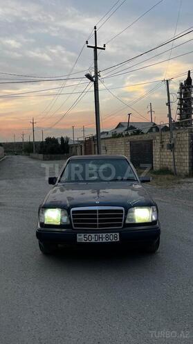 Mercedes 200 D-1
