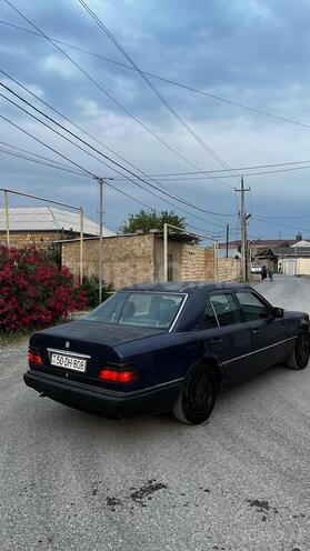 Mercedes 200 D-6