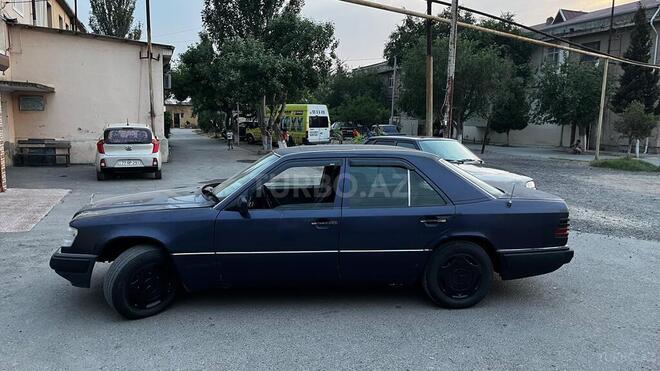 Mercedes 200 D-13