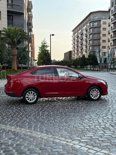Hyundai Accent-6