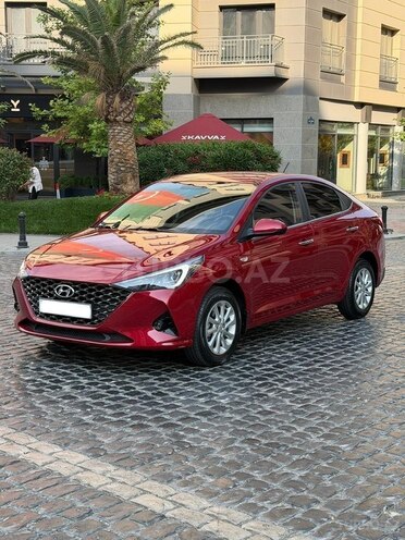 Hyundai Accent-4