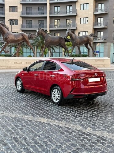 Hyundai Accent-7