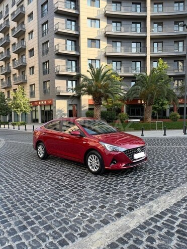 Hyundai Accent-1