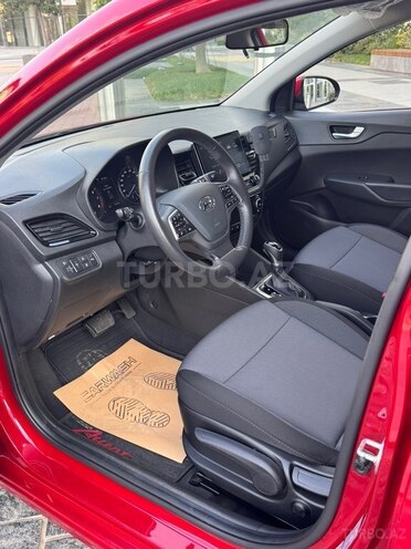Hyundai Accent-18
