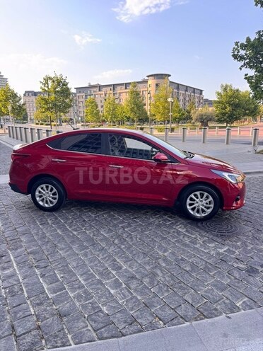 Hyundai Accent-10