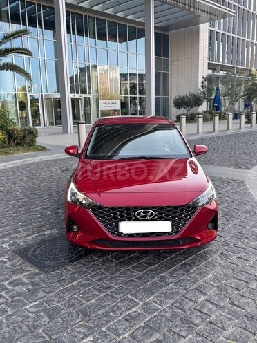 Hyundai Accent-2