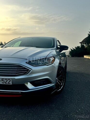 Ford Fusion-10