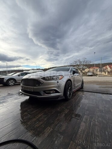 Ford Fusion-1