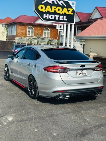 Ford Fusion-6