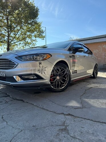 Ford Fusion-5