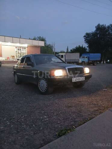 Mercedes 190-12