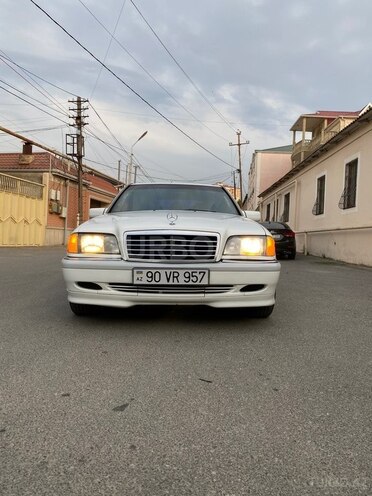 Mercedes C 220-1