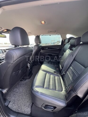 Kia Sorento-13