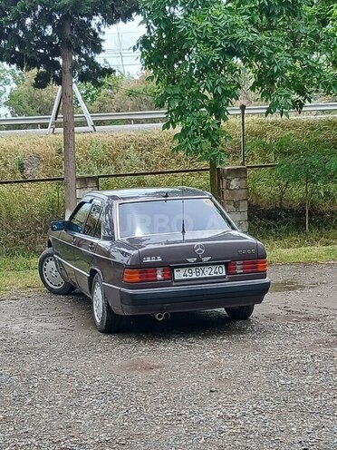 Mercedes 190-16