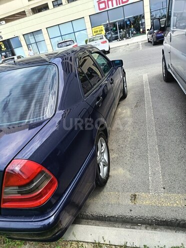 Mercedes C 220-11