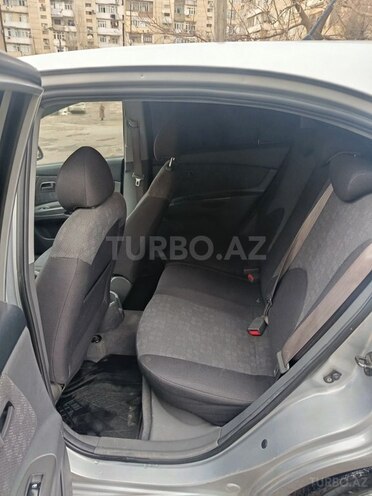 Kia Rio-15