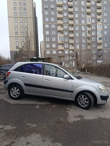 Kia Rio-13