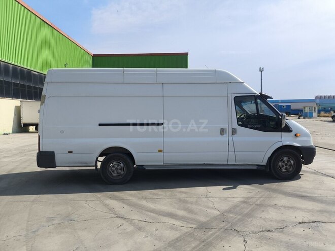 Ford Transit-4