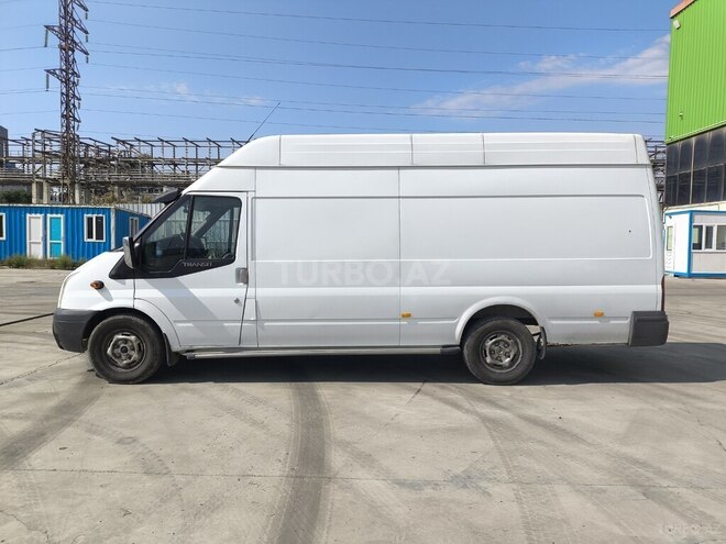Ford Transit-6