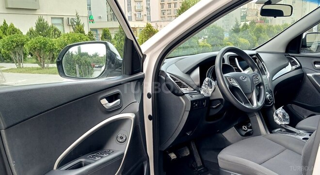 Hyundai Santa Fe-11