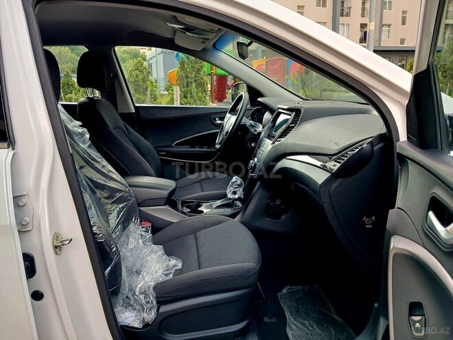 Hyundai Santa Fe-14