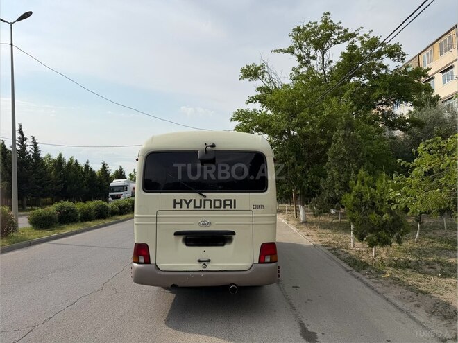 Hyundai County-4