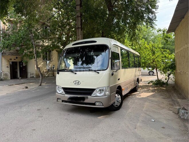 Hyundai County-12