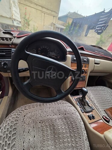 Mercedes E 200-7