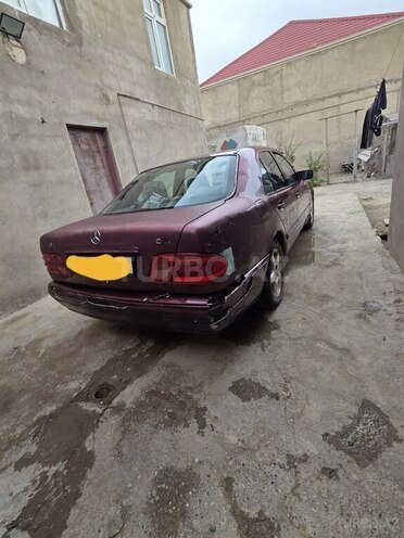 Mercedes E 200-5