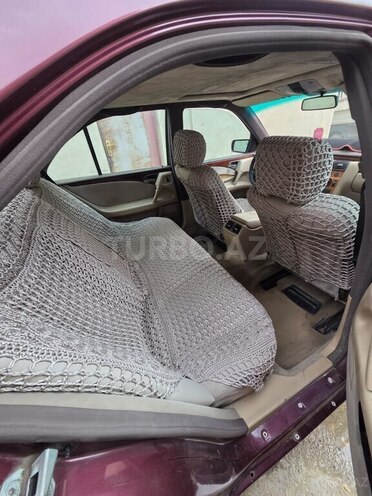 Mercedes E 200-9