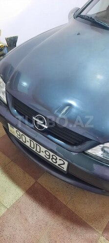 Opel Vectra-4