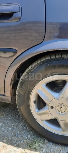 Opel Vectra-9