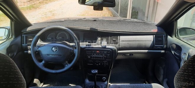 Opel Vectra-12