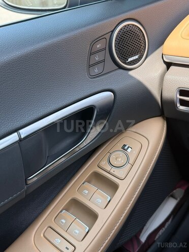 Hyundai Sonata-12