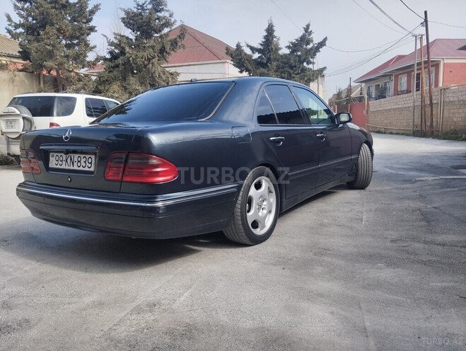 Mercedes E 320-5