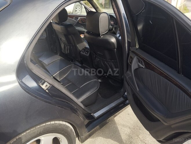 Mercedes E 320-9