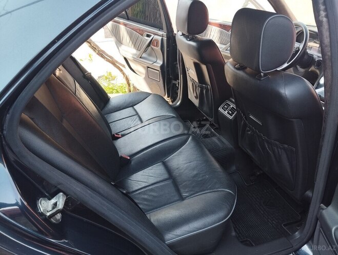 Mercedes E 320-20