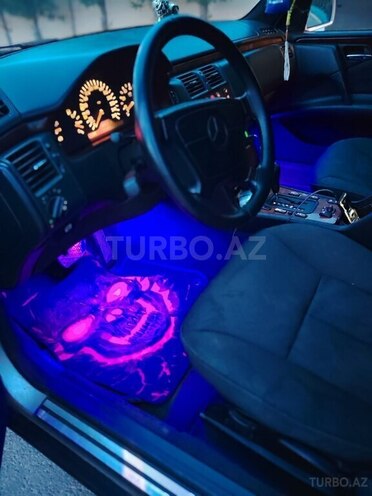 Mercedes E 240-9