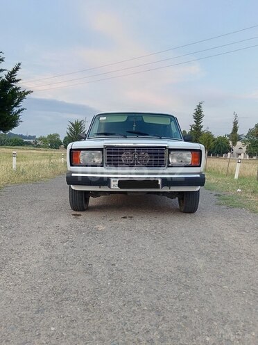 LADA (VAZ) 2107-1