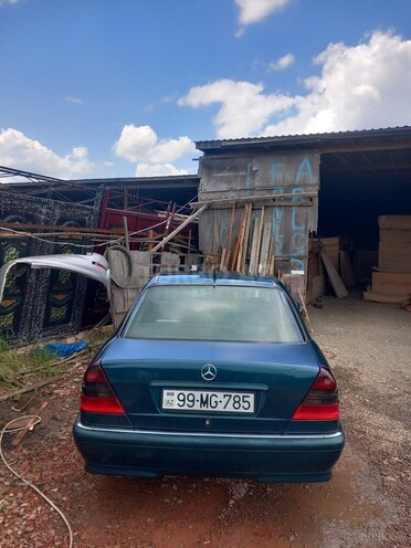 Mercedes C 240-11
