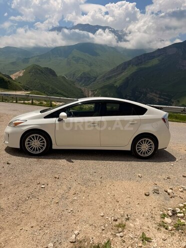 Toyota Prius-5