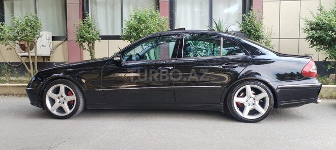 Mercedes E 320-13