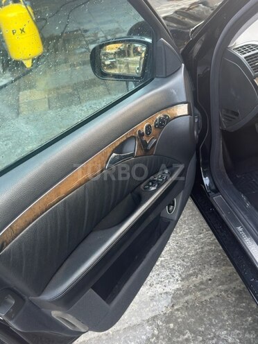Mercedes E 320-7